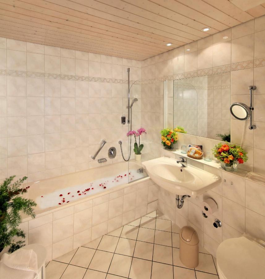 Waldhotel Fehrenbach Hinterzarten Room photo